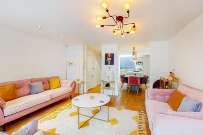 Beautiful Split level maisonette, 3 double beds Main Photo