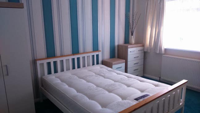 Furnished, Double bedroom available in Woolston  Main Photo