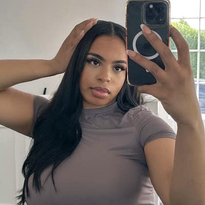 Cabin crew, 29, looking for friendly flat share  Main Photo