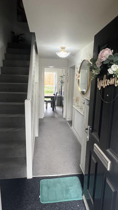 Double Room with Double Bed in Brand New Property. Main Photo