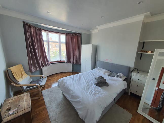 Double room to let in Plumstead Main Photo