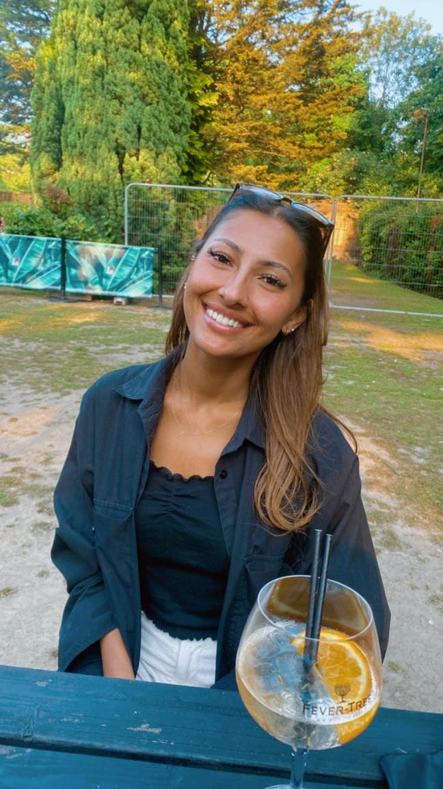 26 year old female looking for flatmate/s Main Photo