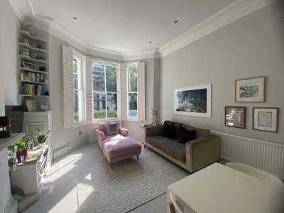 Large beautiful room in the heart of Brook Green  Main Photo