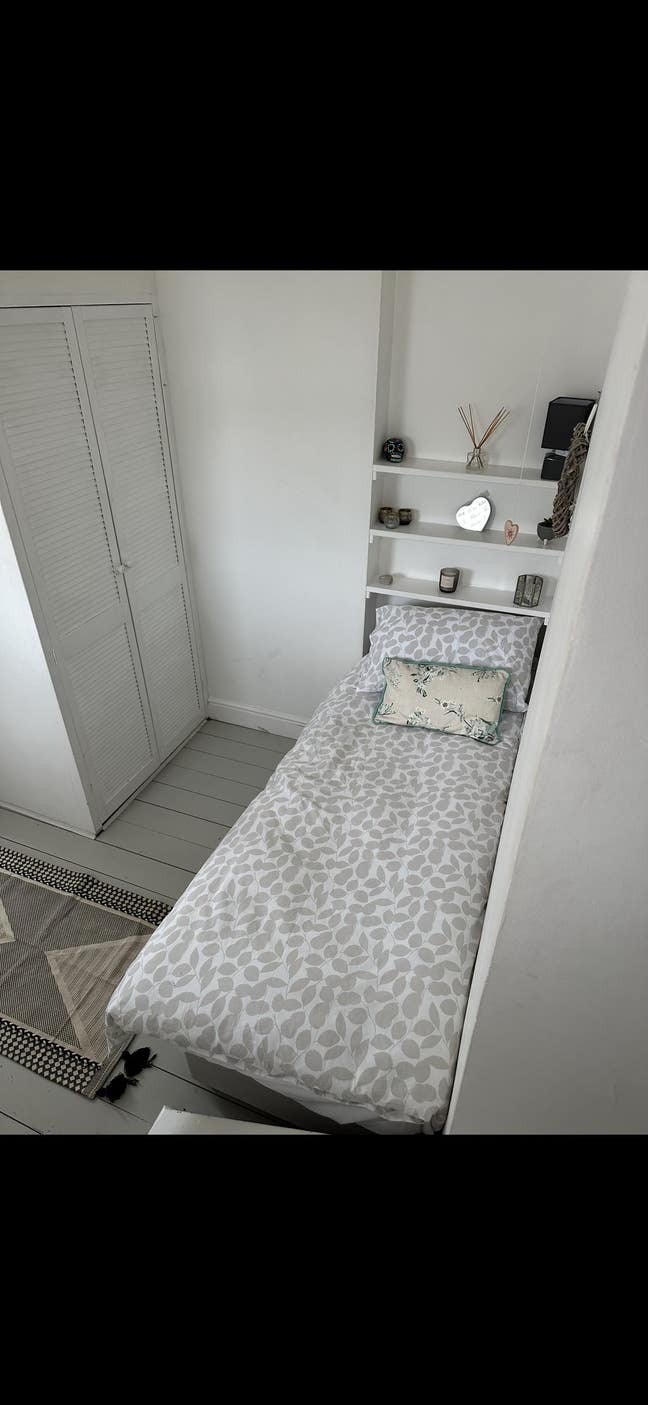 Single room with ensuit, Eastbourne town centre  Main Photo