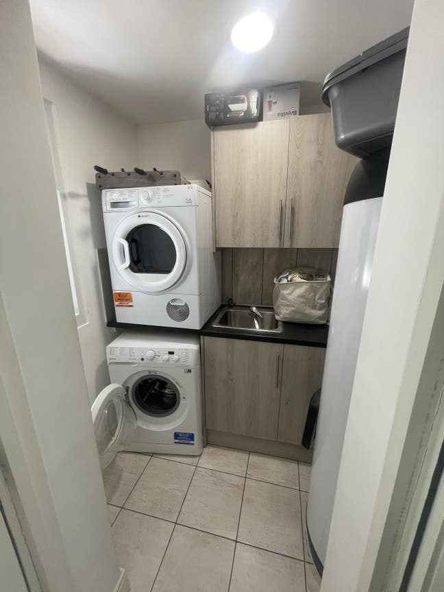 En Suite room available in Manor House Main Photo