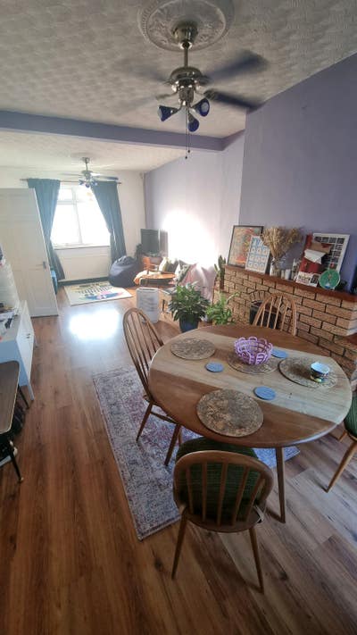 Furnished double room close to train station Main Photo