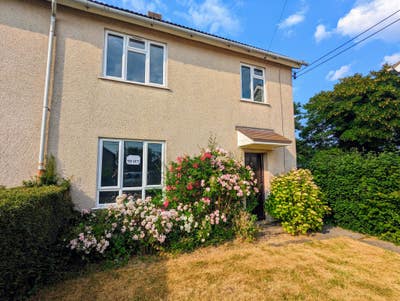 Entire 3 Bed House To Let - £1300 - All Cannings Main Photo