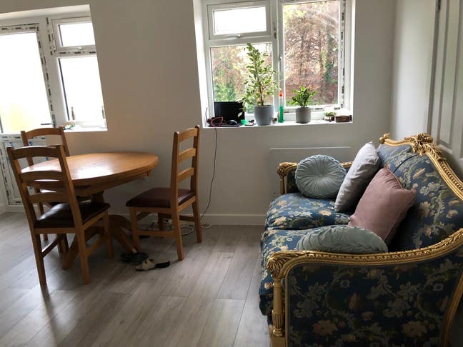 TWO ROOMS (1 Double & 1 Single) recently extended  Main Photo