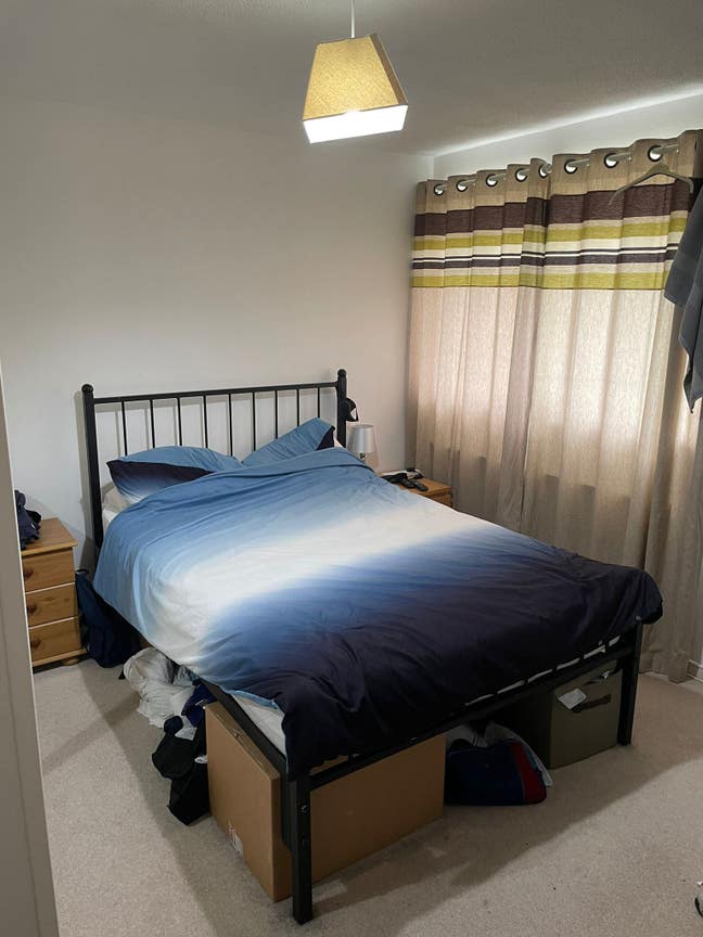 Large Double in 4 bed house in Hail Weston Main Photo