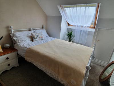 Double room in quite house  Main Photo