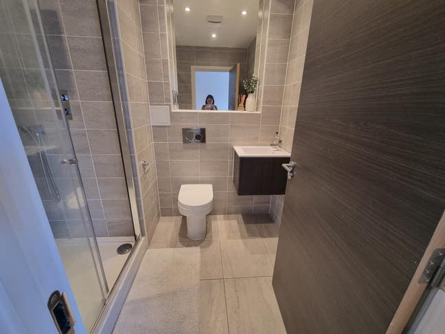 En Suite double room in Jewellery Quarter. Main Photo