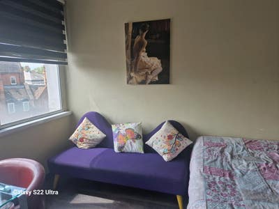 Excellent  Studio Sloane Square   Short Let  Main Photo