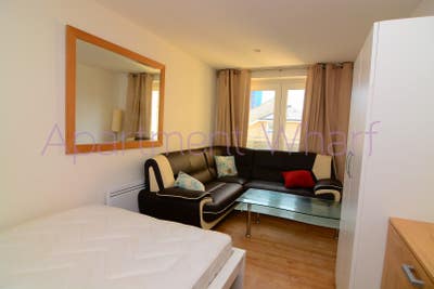 🚨 Modern 3 bedroom apartment - 1 room available Main Photo