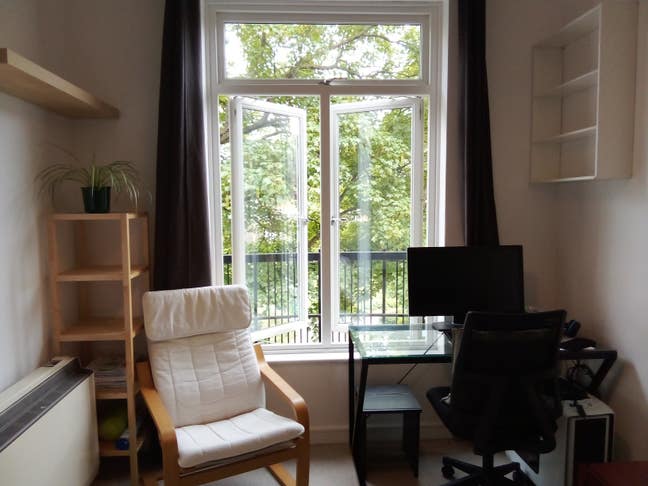 Nice XL Quiet Bright Ensuite Balcony Garden View   Main Photo