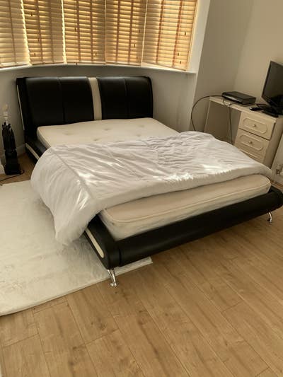 Three bed house share with one other professional  Main Photo