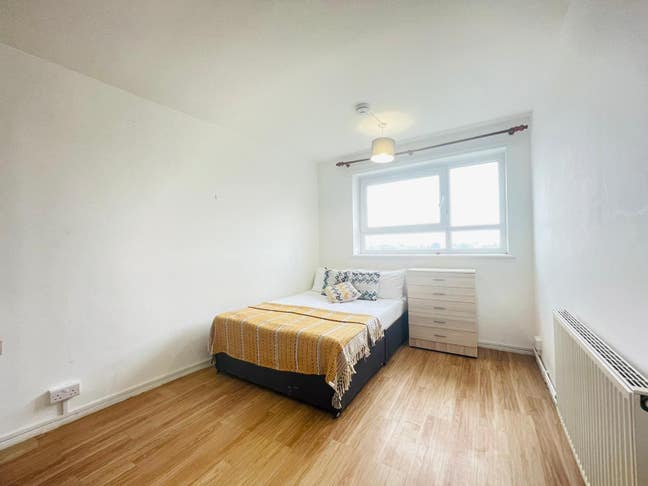 Double room available in SE13 bills INC Main Photo