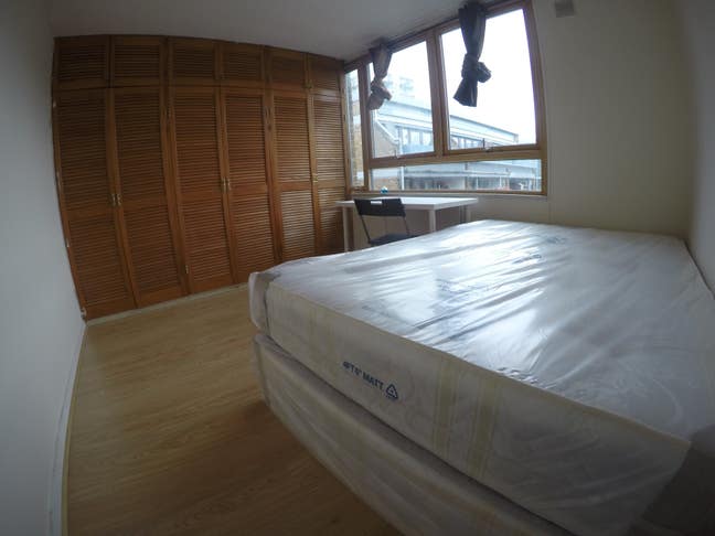 Double room  location, 10m Stockwell (short let) Main Photo