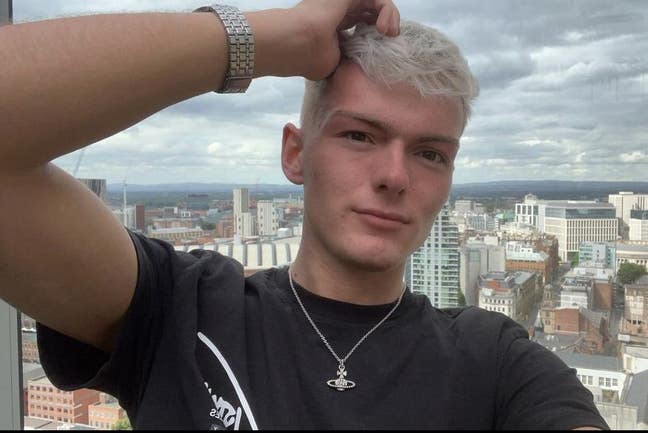 Hey all , So I am looking for a room to rent Main Photo