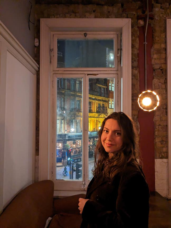 Looking For a Room Main Photo