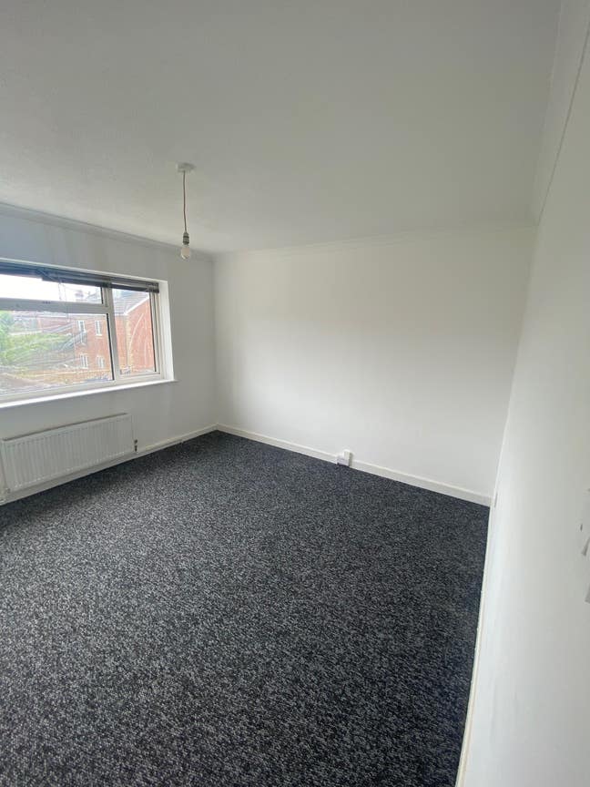 7 Rooms Available on Foundry Lane Main Photo