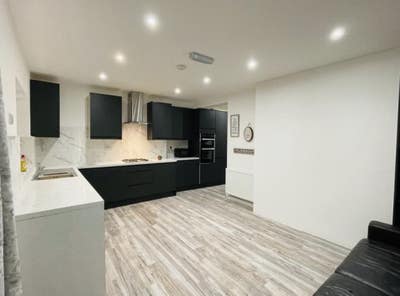 Single  furnished  ensuite room Hillingdon  Main Photo