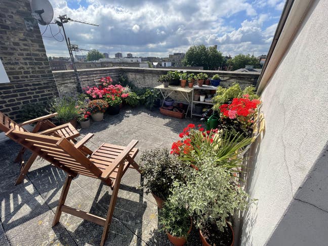 Sunny & Spacious Double Room Main Photo