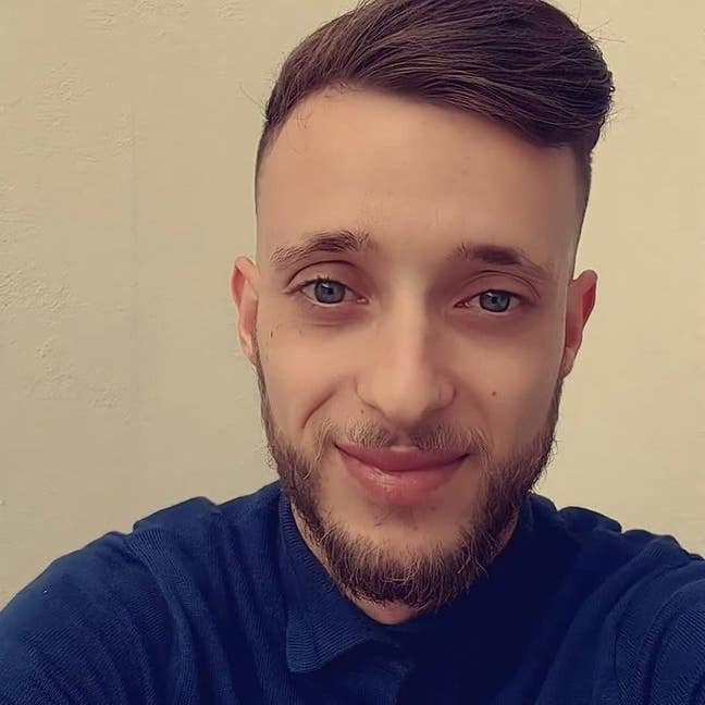 I am a professional male aged 30. I am lookin... Main Photo