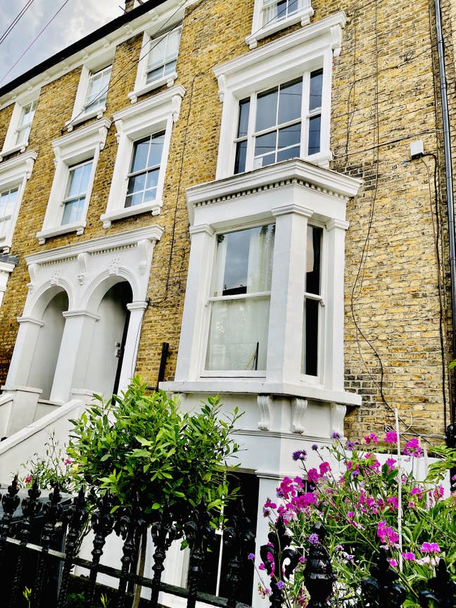 Clapham Common–super studio/bedsit 3mins tube. Main Photo