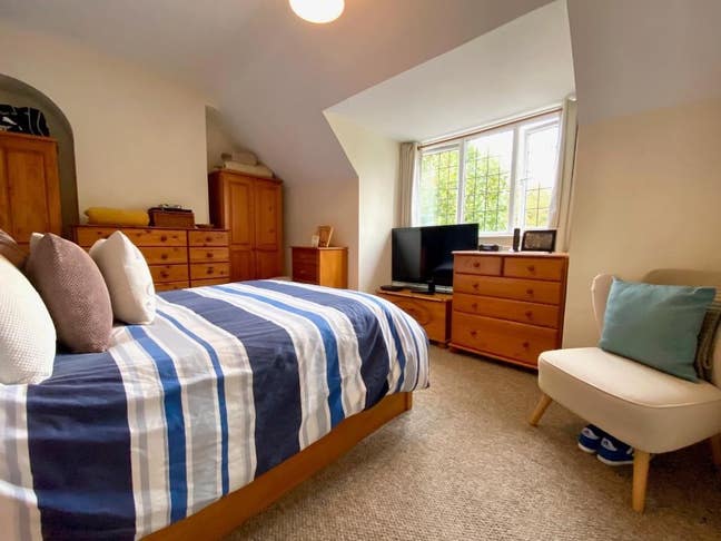 Luxurious 2beds house@RM8 1TR/Chadwell Heath  Main Photo