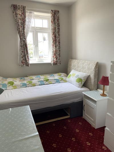  Furnished bedroom  Main Photo