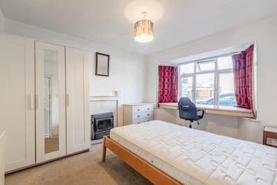Large Room For One Person in Addlestone Main Photo