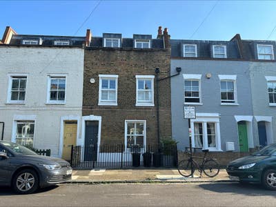 Short Let Double Bedroom+ Ensuite Bathroom  Main Photo