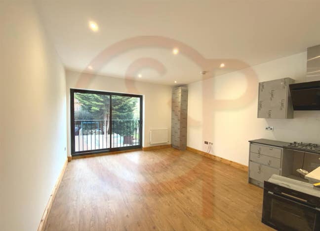 Madeley Road, Ealing W5 Main Photo