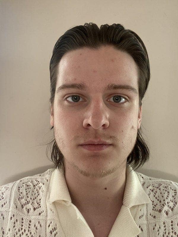 25 year old male professional looking for relaxed  Main Photo