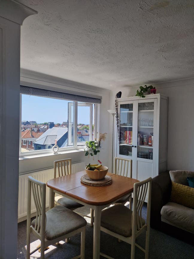 Double room in beautiful flat in Portland Road Main Photo