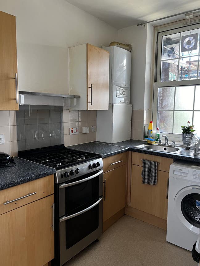 Clean Double room in shared flat,  Zone 2 Main Photo