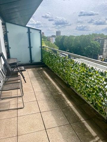 Bright One Bed  Flat in Earls Court Available July Main Photo