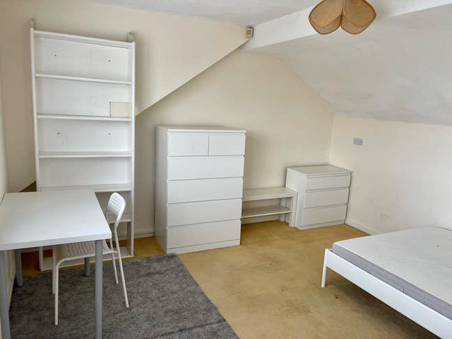 One Spacious Double Room in a Nice Area in Rugby Main Photo