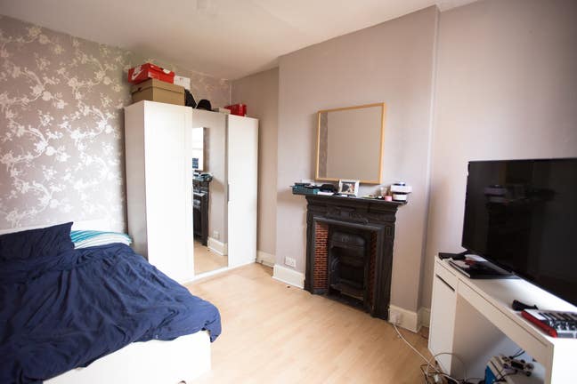 Spacious double room, close to Birmingham centre Main Photo