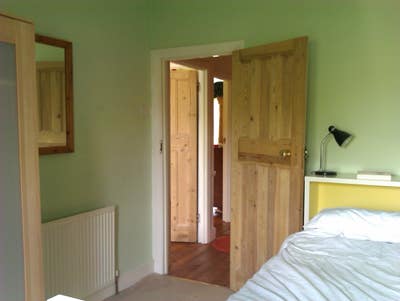 Single room in beautiful house near park Main Photo
