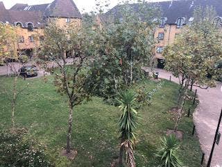 Large En-Suite Room  in West Wapping  Main Photo