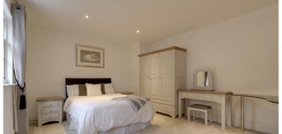 Double  Ensuite Room Main Photo