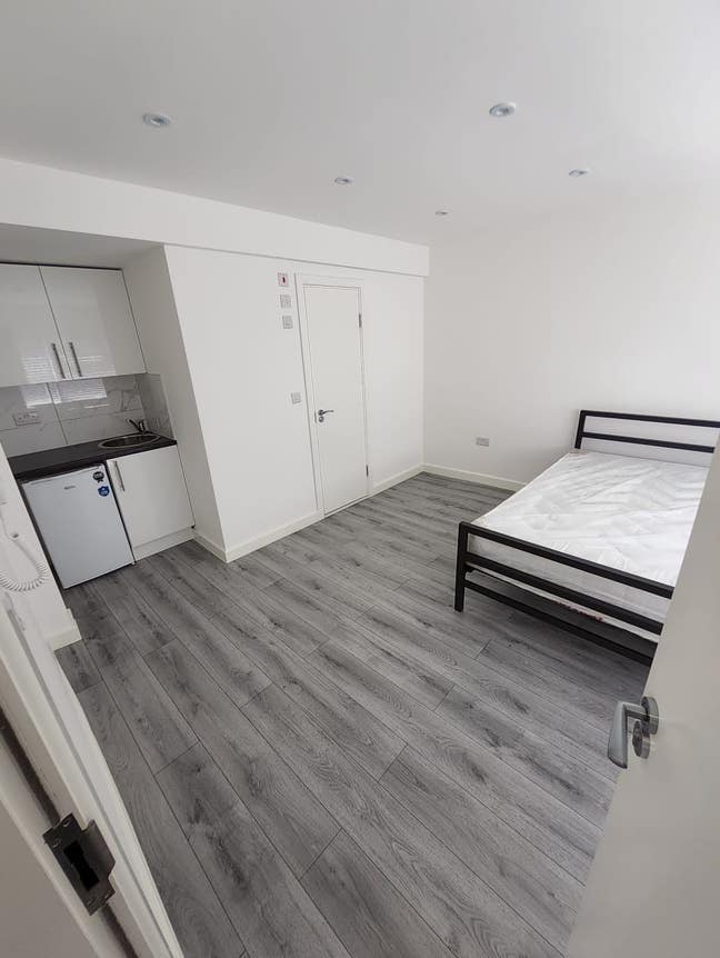 Brand New Spacious Studios- Bills Inclusive  Main Photo