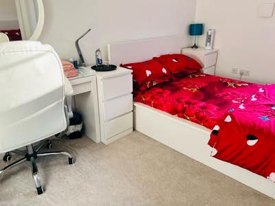 En-suite double room with parking Main Photo