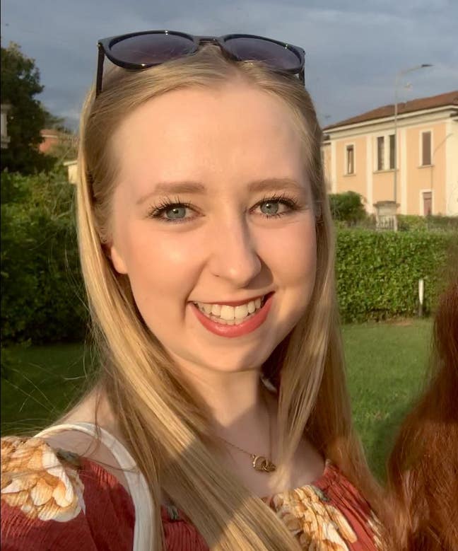 Professional Female looking for double room Main Photo