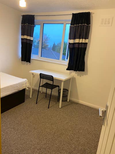 Fab medium Room in L7 close to L1 for Let 👍 Main Photo