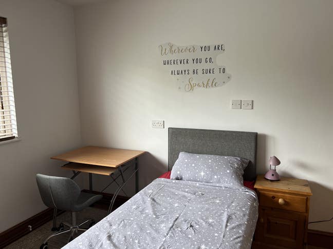 Room to rent in a shared house Main Photo