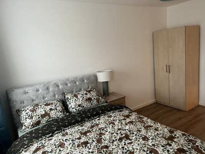 Large double room in lovely, quiet family home  Main Photo