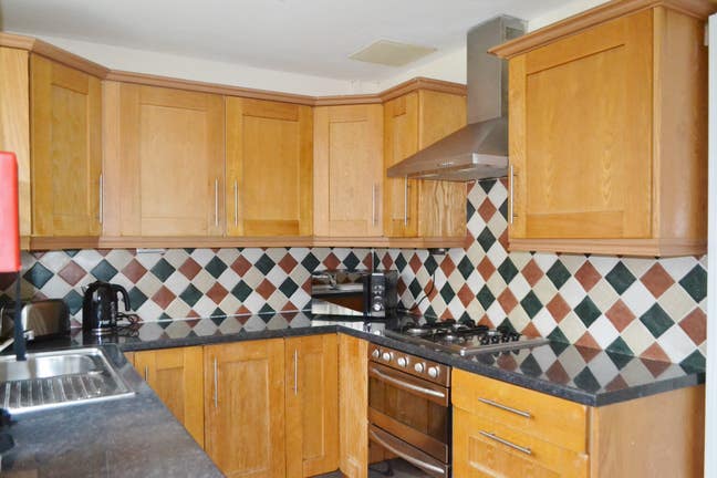 Double Room - Walking Distance to Town Centre  Main Photo