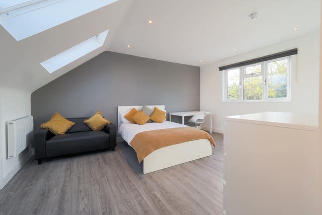 Private Studio room – Communal Kitchen Main Photo